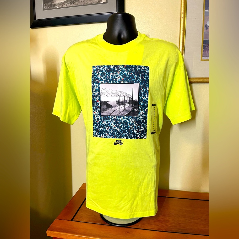 Nike SB Men's  Graphic T-Shirt